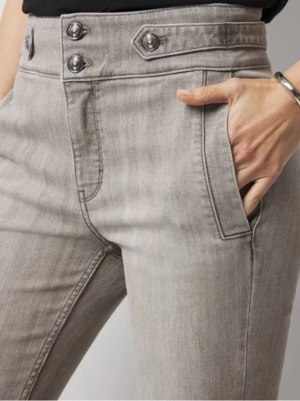 Women’s WHBM Extra High-Rise Novelty Button Bootcut Jeans In Mist Gray